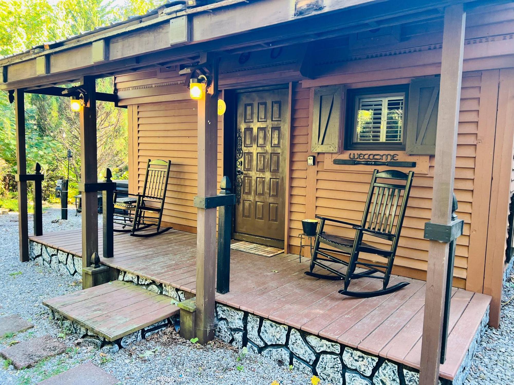 Cosby Tiny House, Wifi,Hot Tub,Secludedヴィラ エクステリア 写真