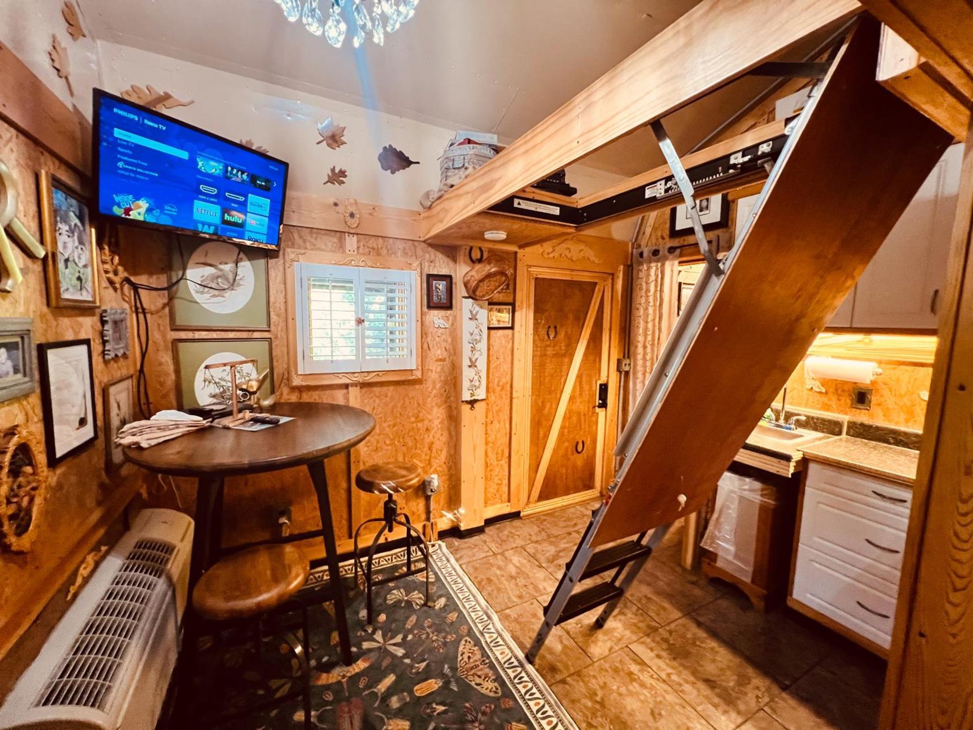 Cosby Tiny House, Wifi,Hot Tub,Secludedヴィラ エクステリア 写真