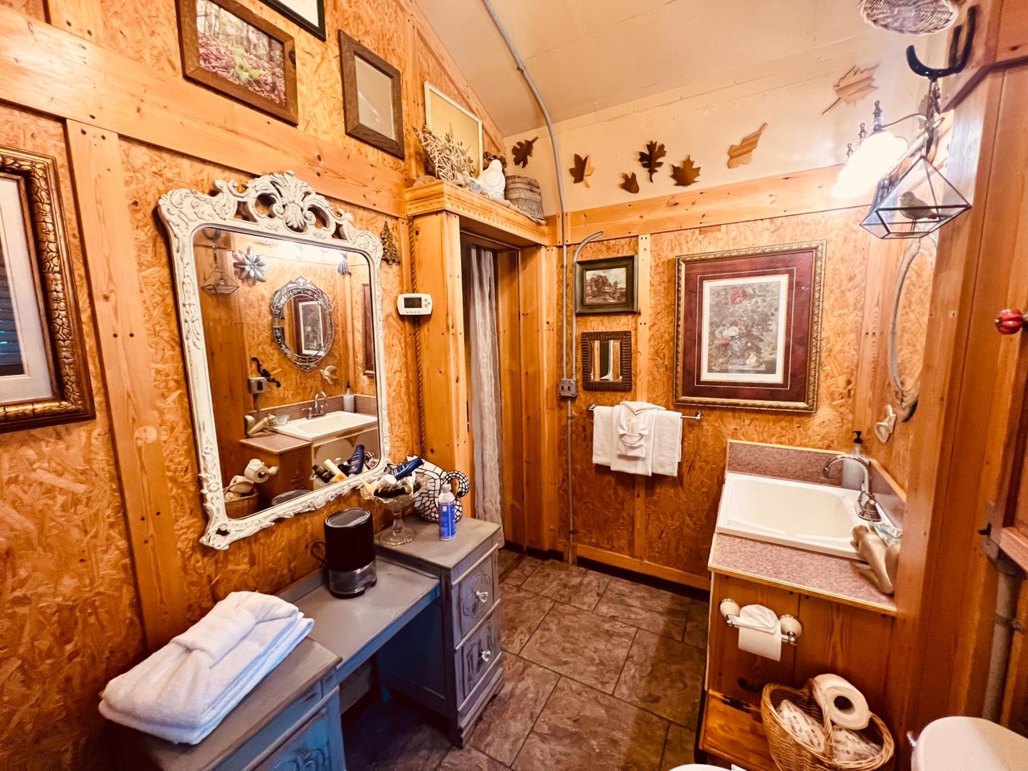 Cosby Tiny House, Wifi,Hot Tub,Secludedヴィラ エクステリア 写真