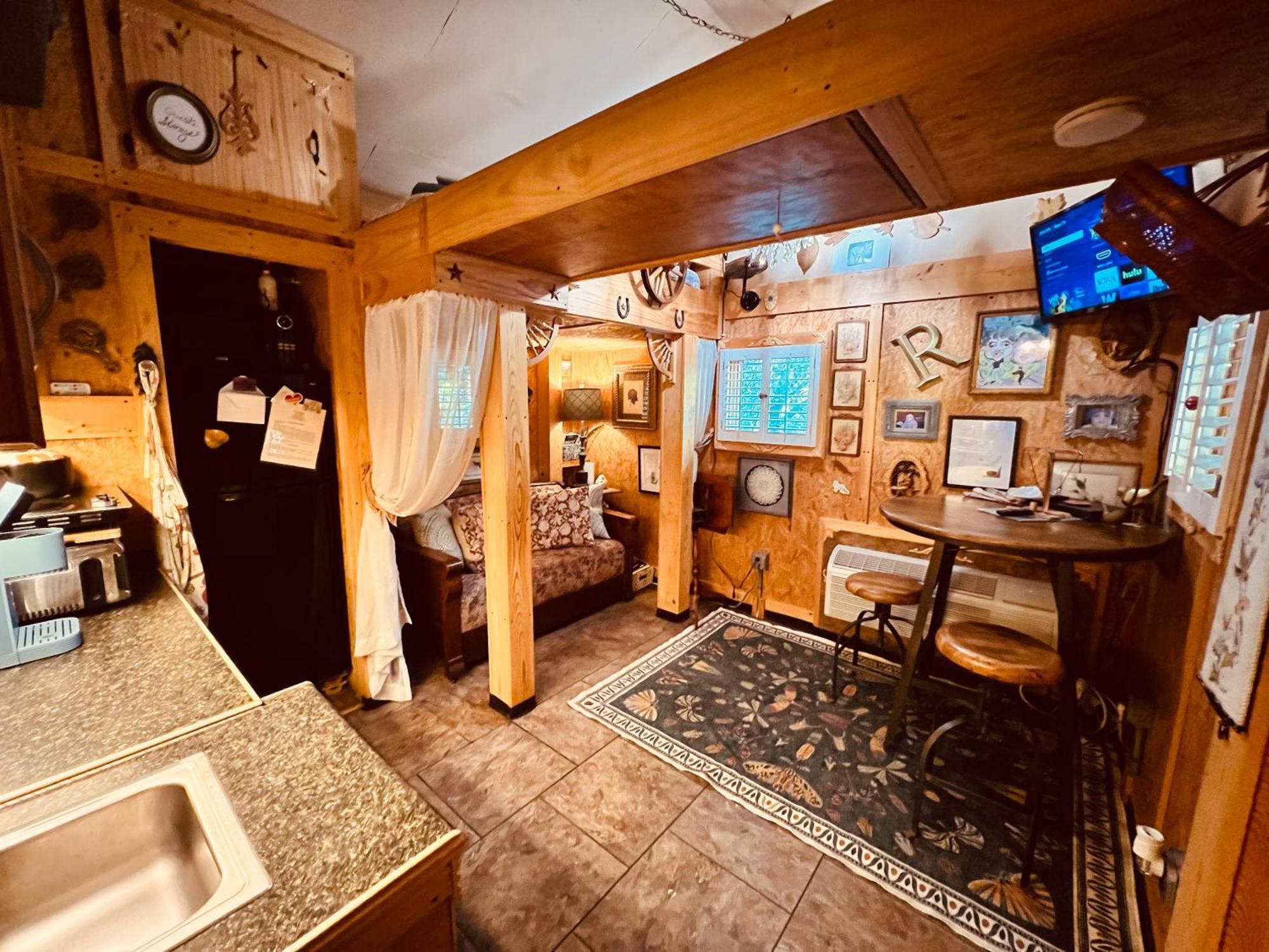 Cosby Tiny House, Wifi,Hot Tub,Secludedヴィラ エクステリア 写真