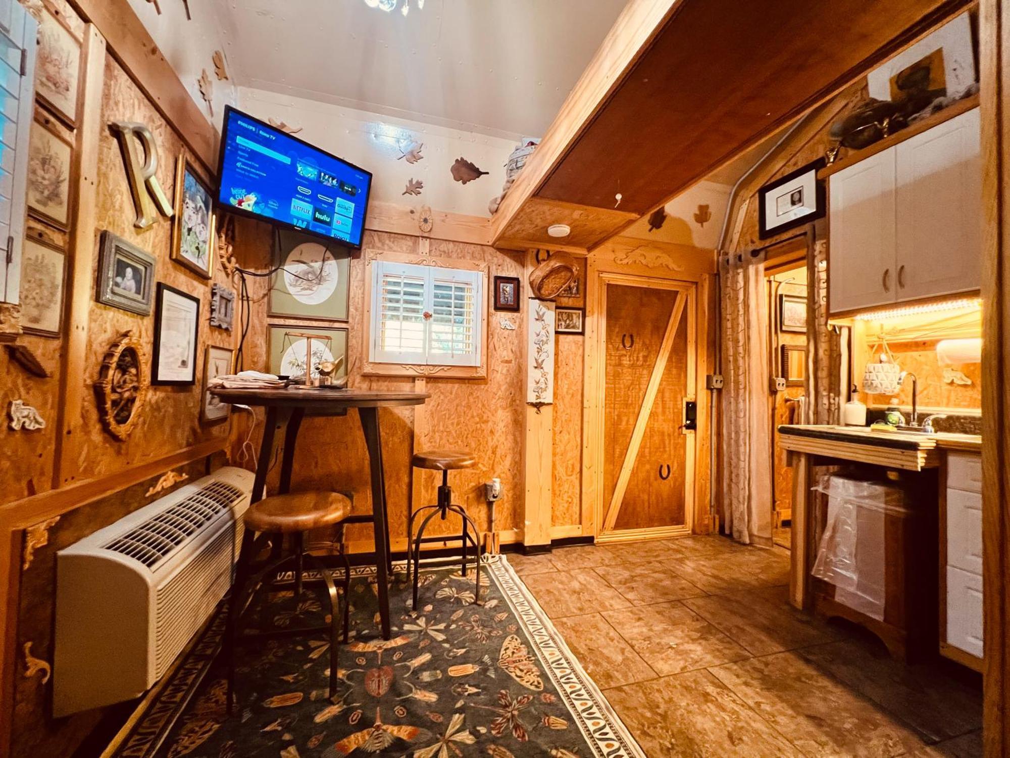 Cosby Tiny House, Wifi,Hot Tub,Secludedヴィラ エクステリア 写真